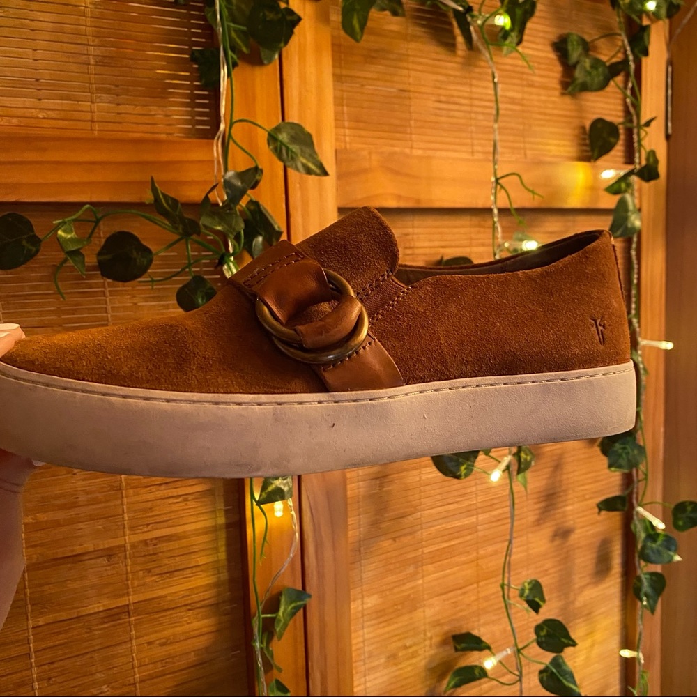 Frye Lena Harness Slip-on in camel suede sz 8.5